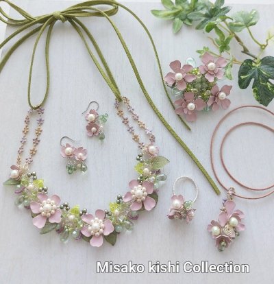 画像1: 小花のリングペンダント〜さくら色・菫色・真珠色・薄水色〜